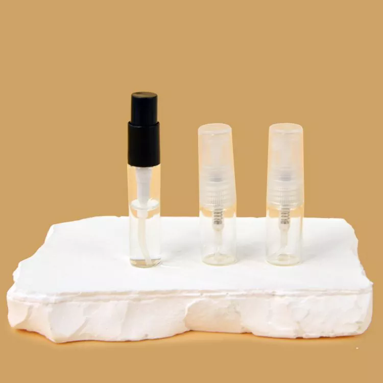 ¿Qué hace que las botellas de perfume de spray sean esenciales para el envasado moderno de fragancias?